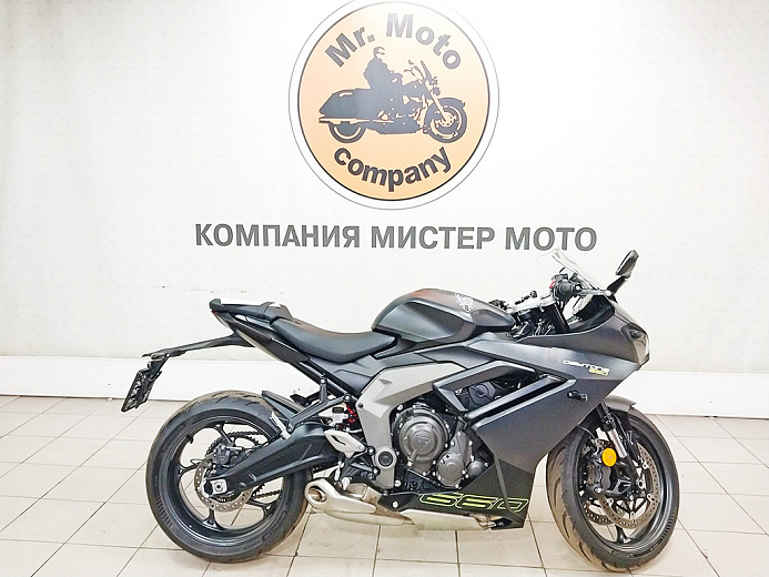 TRIUMPH DAYTONA 660