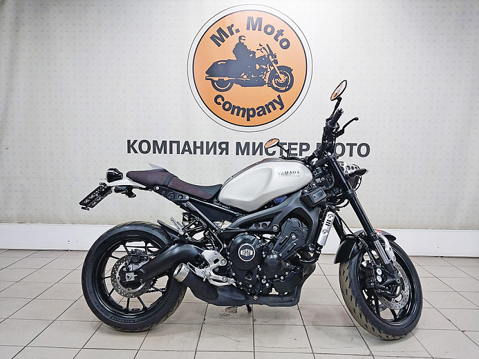 YAMAHA XSR900