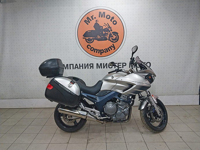 YAMAHA TDM900