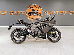 TRIUMPH DAYTONA 660