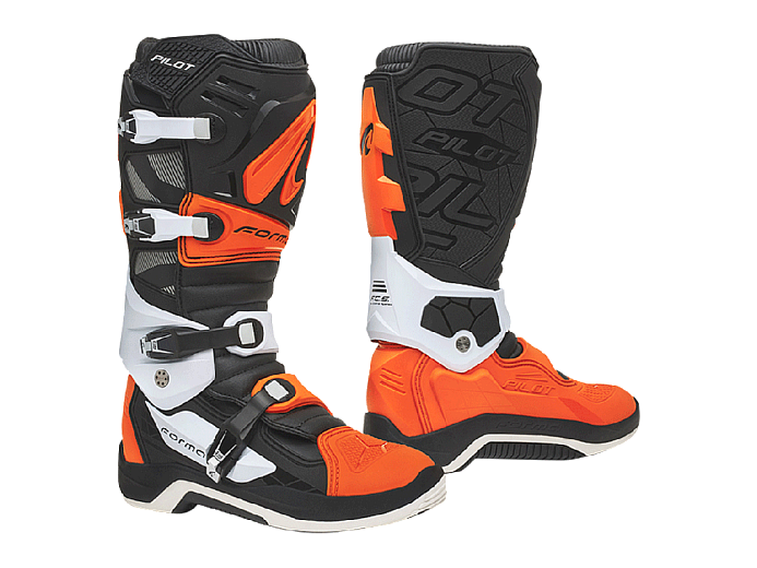 Кроссовые мотоботы FORMA PILOT BLACK/ORANGE/WHITE 42