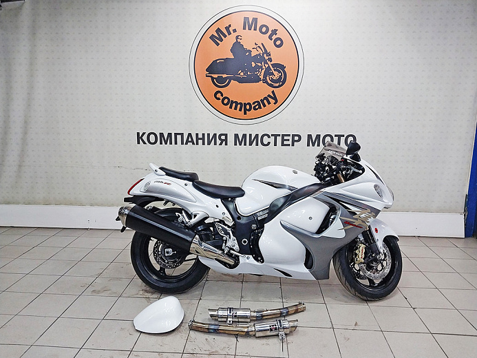 SUZUKI GSX1300R HAYABUSA