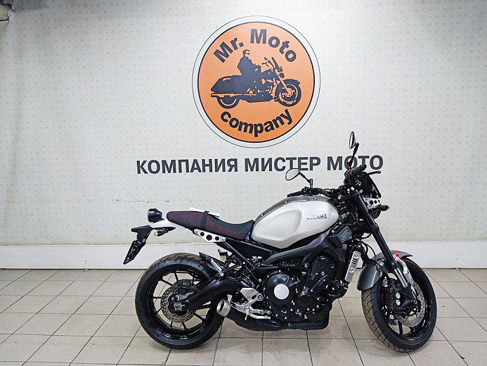 YAMAHA XSR900 ABS