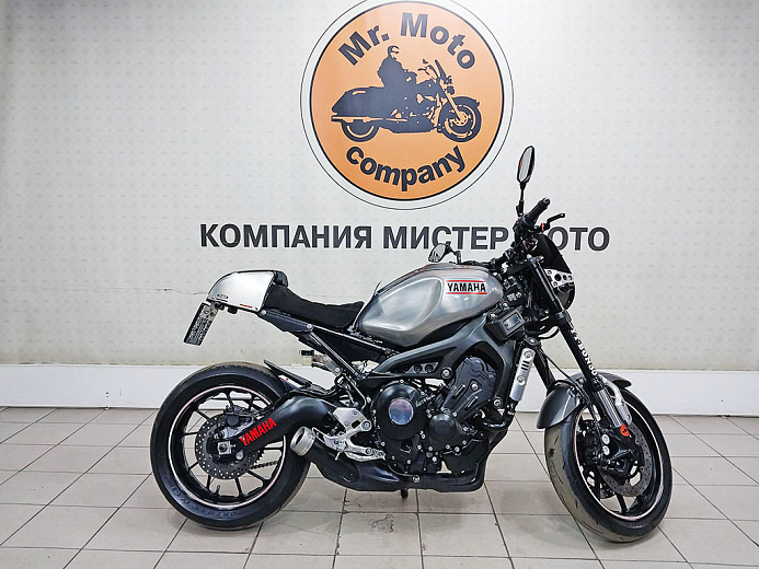 YAMAHA XSR900 ABS