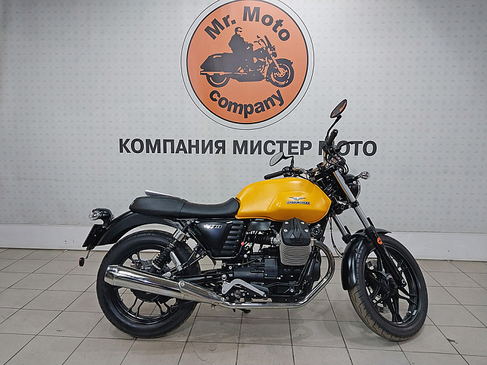 MOTO GUZZI V7 