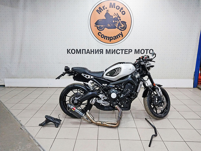 YAMAHA XSR900