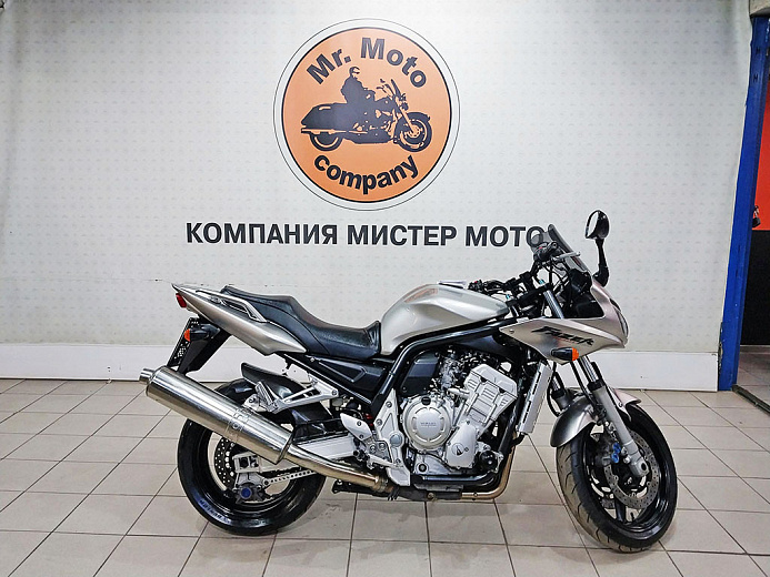 YAMAHA FZS1000