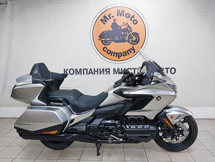 HONDA GL1800 GOLDWING TOUR 