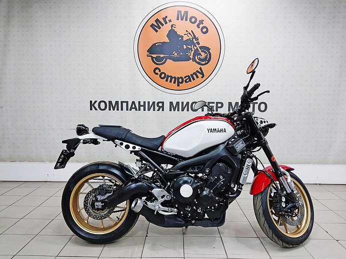 YAMAHA XSR900 ABS
