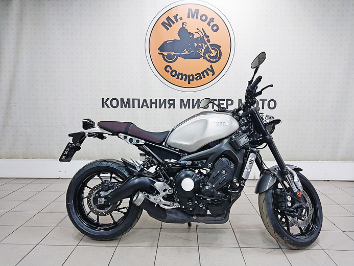 YAMAHA XSR900