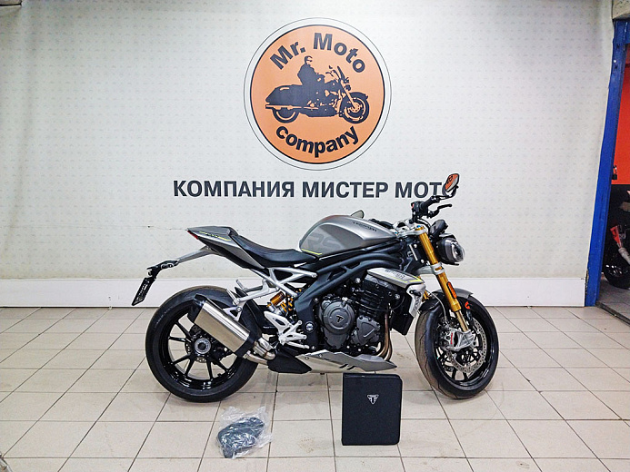 TRIUMPH SPEED TRIPLE 1200 RS