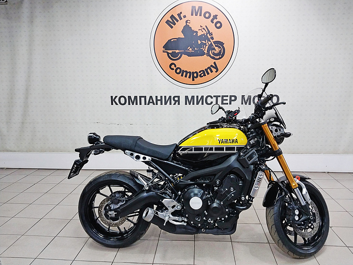 YAMAHA XSR900