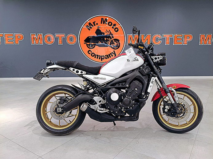 YAMAHA XSR900 ABS