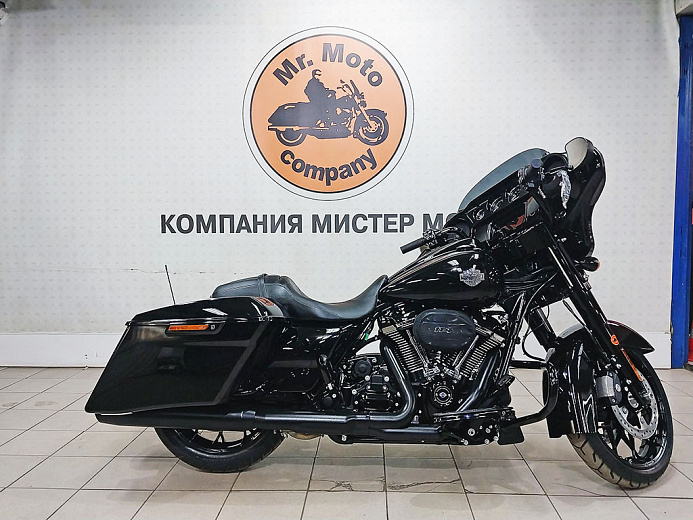 Harley-Davidson FLHXS1870 Street Glide