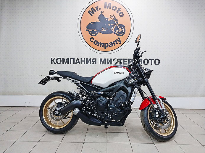 YAMAHA XSR900